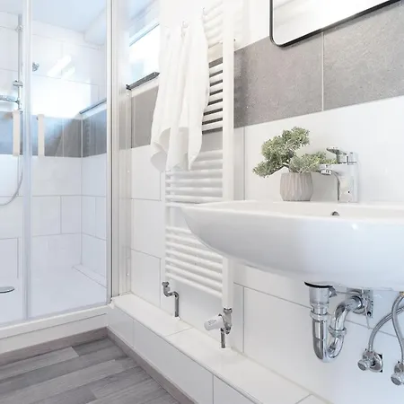 Haus Sonneninsel Sonnenstrand 아파트 그로미츠